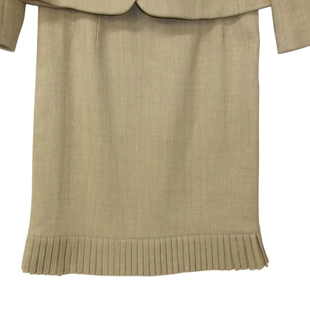 Le Suit Petite Women's Beige Herringbone Piece Skirt Suit Set Blazer & Skirt 12P - Picture 3 of 4